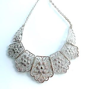 Scalloped Edge Necklace